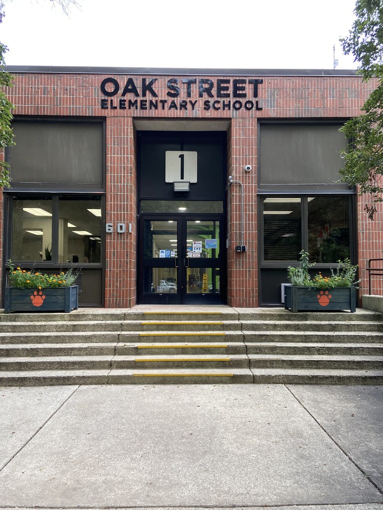 Oak Street Main Entrance